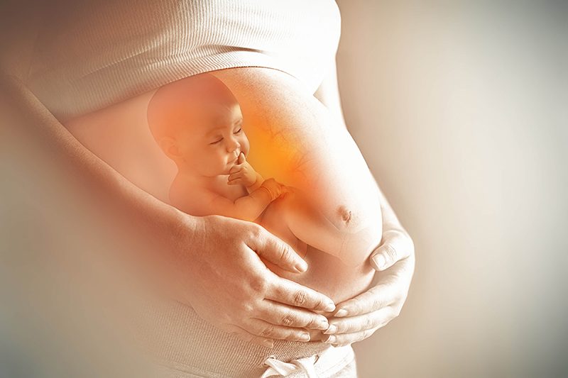 Cách nhận biết nước ối và huyết trắng khi mang thai