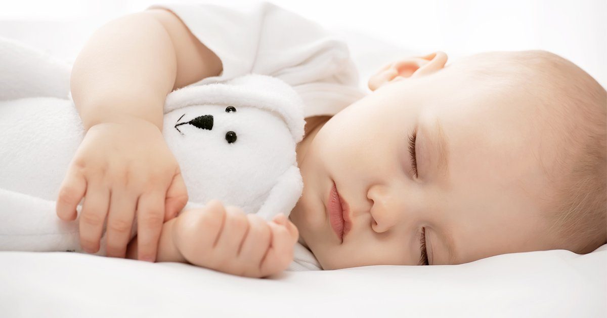 Trẻ sơ sinh ngủ 4 – 5 tiếng không bú có sao không?