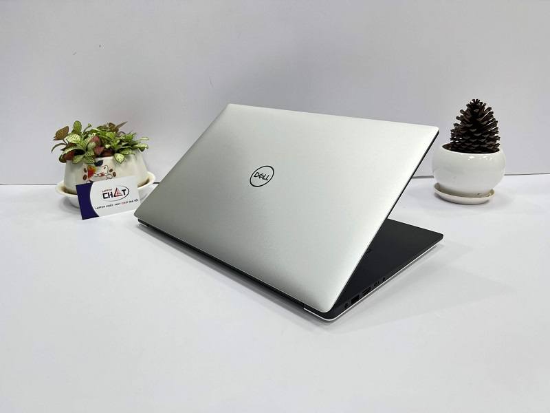 Laptop Dell Precision 5530 i7 8850H sản xuất năm nào?